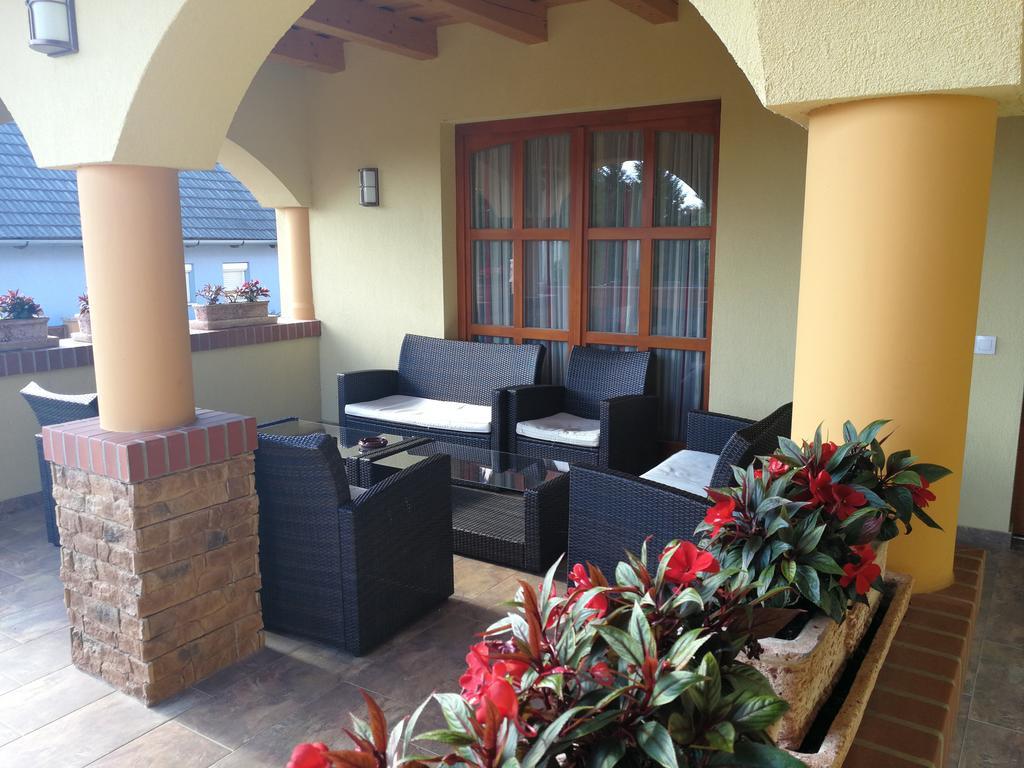 Vitis Vendeghaz Hotel Becsehely Exterior foto