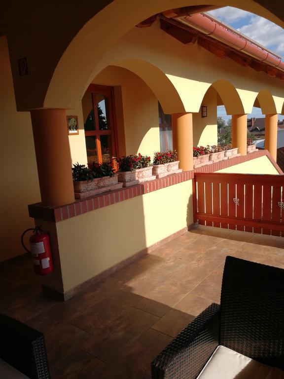 Vitis Vendeghaz Hotel Becsehely Exterior foto