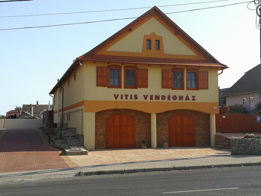Vitis Vendeghaz Hotel Becsehely Exterior foto