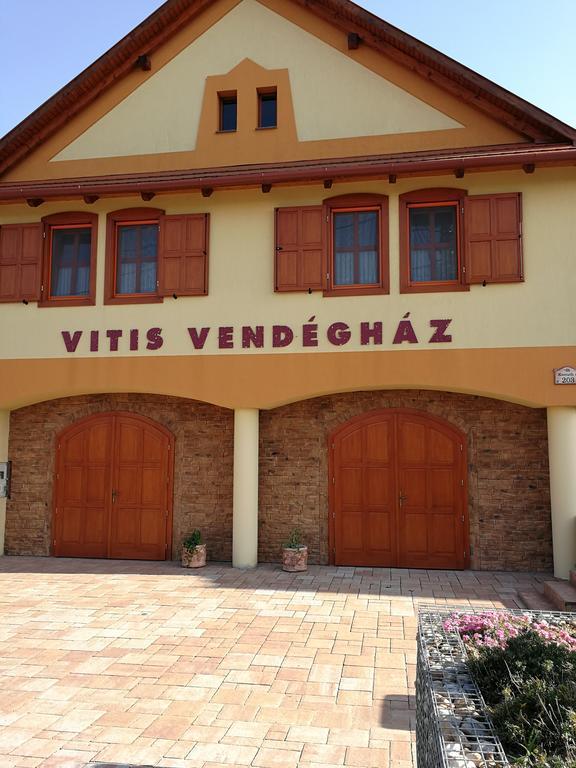 Vitis Vendeghaz Hotel Becsehely Exterior foto